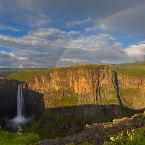 rainbow on cliffs 